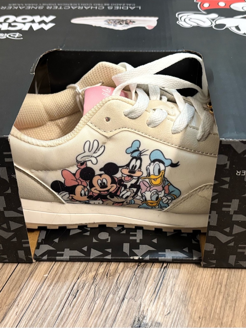 NIB Disney Mickey & Friends Cream Pink Sneakers Women’s 8